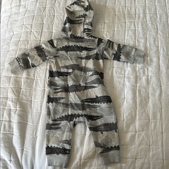 8 Piece Assorted Baby boy long sleeve clothes (013) - Picture 9 of 14